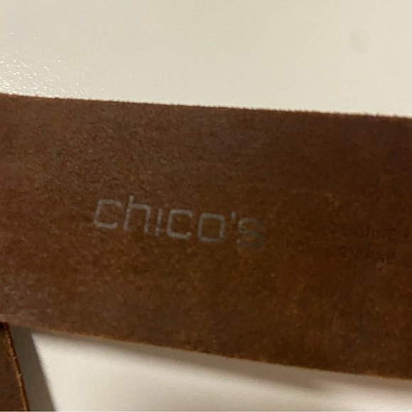 Chico's Genuine Leather Brown Gold Detail Adjustable Chunky Snap buttons Belt S - Picture 2 of 5